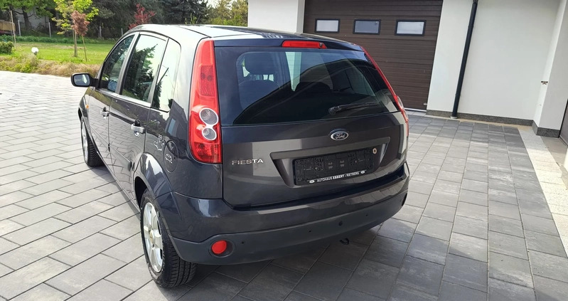 Ford Fiesta cena 9800 przebieg: 163805, rok produkcji 2007 z Toruń małe 211